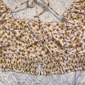 Vestique Yellow and Blue Floral Crop